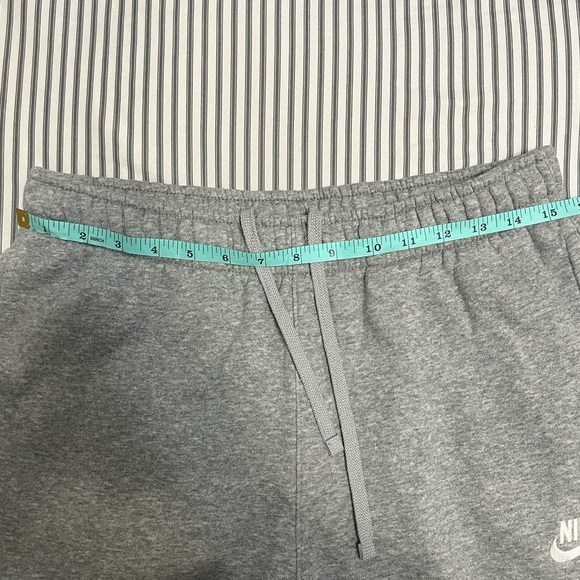 Nike Grey Sweatpants Athletic Comfort Tapered - Picture 4 of 5